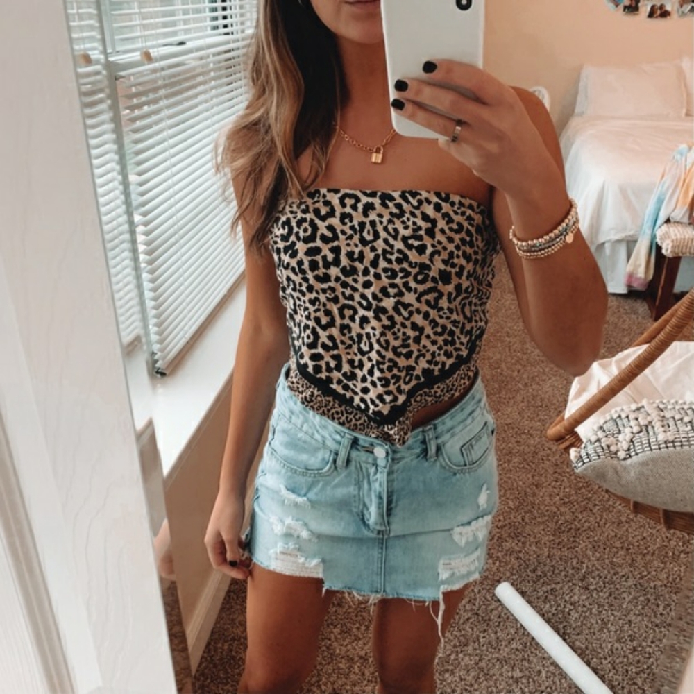 Hollister leopard print bandana top size XS